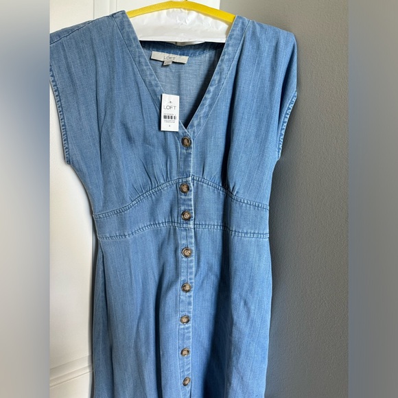 Fit & Flare loft dress chambray - jean button up NWT size 4 - Picture 7 of 7